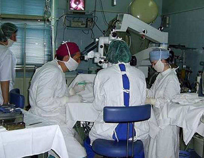 medici sala operatie