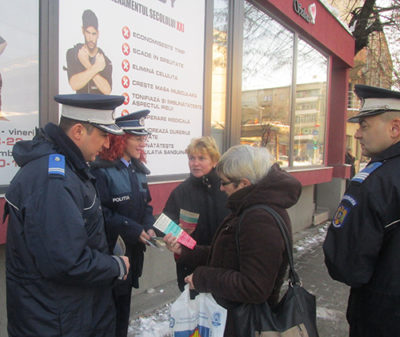 Jandarmii şi poliţiştii desfăşoară activităţi pentru prevenirea fraudelor electorale