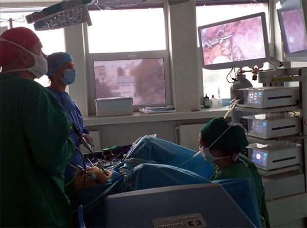 Premieră la spitalul județean: Histerectomie – operație laparoscopică