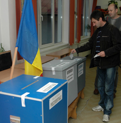 Alegeri locale în două tururi, la mâna instanţei