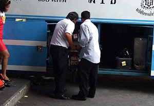 Poliţiştii din Vişeu au un suspect pentru furtul din autobuz