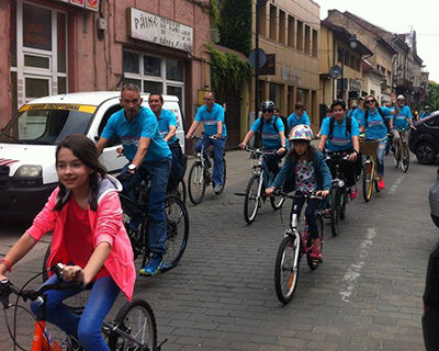 Peste 200 de copii și adulți au străbătut Baia Mare pe biciclete