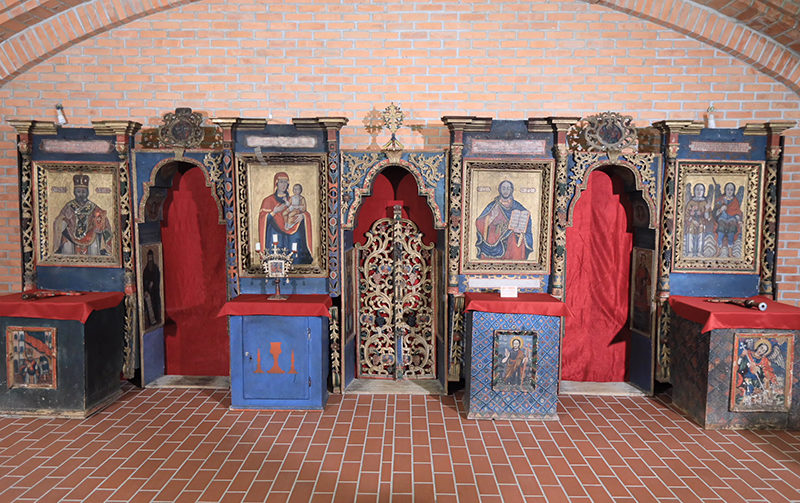Icoane vechi expuse la Muzeul Episcopiei Maramureşului şi Sătmarului