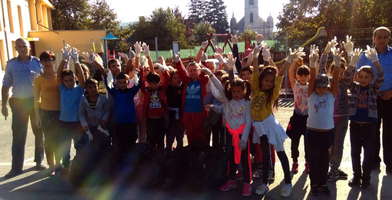 Elevii din Șomcuta – voluntari în „Ziua de curățenie națională”