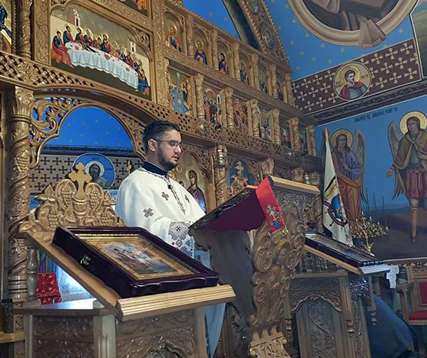 Preasfințitul Timotei Sătmăreanul, la târnosirea bisericii din Fericea. Invitat: Corul din Văleni
