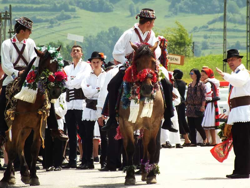 Zece căruțe din Maramureş pe ”Drumul Unirii”