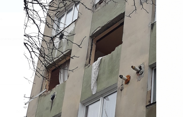Explozie într-un bloc de locuințe din Baia Mare