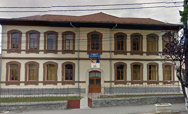 Inspectoratul Școlar încurcă ițele la școala din Șomcuta. Elevii derutați